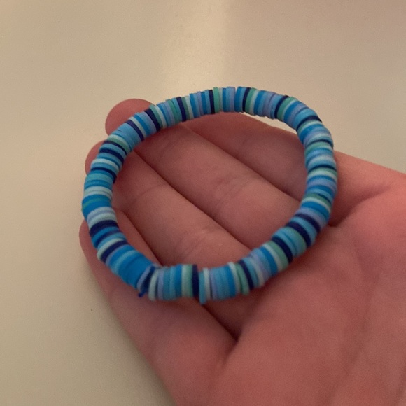 Today I am selling a claybead bracelet - Picture 2 of 3